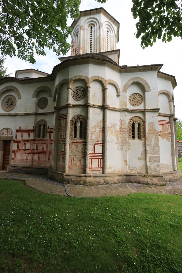 Јужна страна Цркве Светог Илије у Манастиру Руденици. Фотографија је власништво Фонда Благо.
