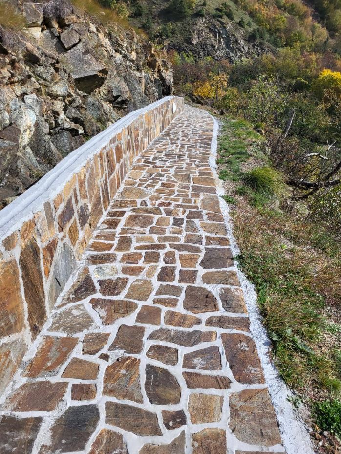 Камена стаза од Ибра до Магличког замка. Аутор фотографије је Игор Тешић.