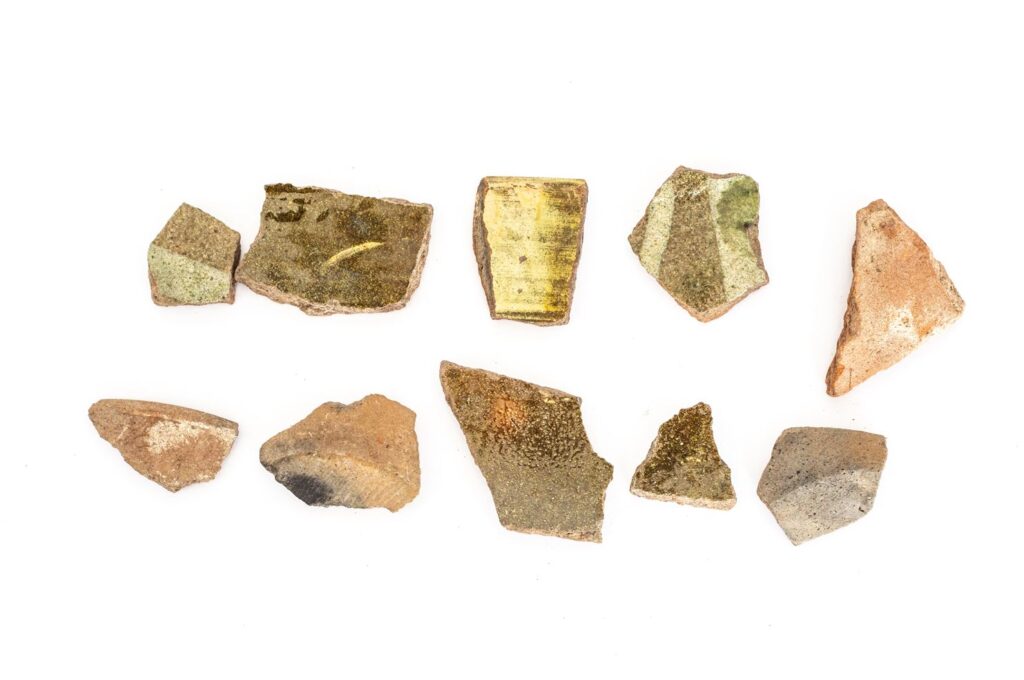 Остаци грнчарије пронађени на локалитету Петрус. Фотографија је власништво Завичајног музеја Параћин.