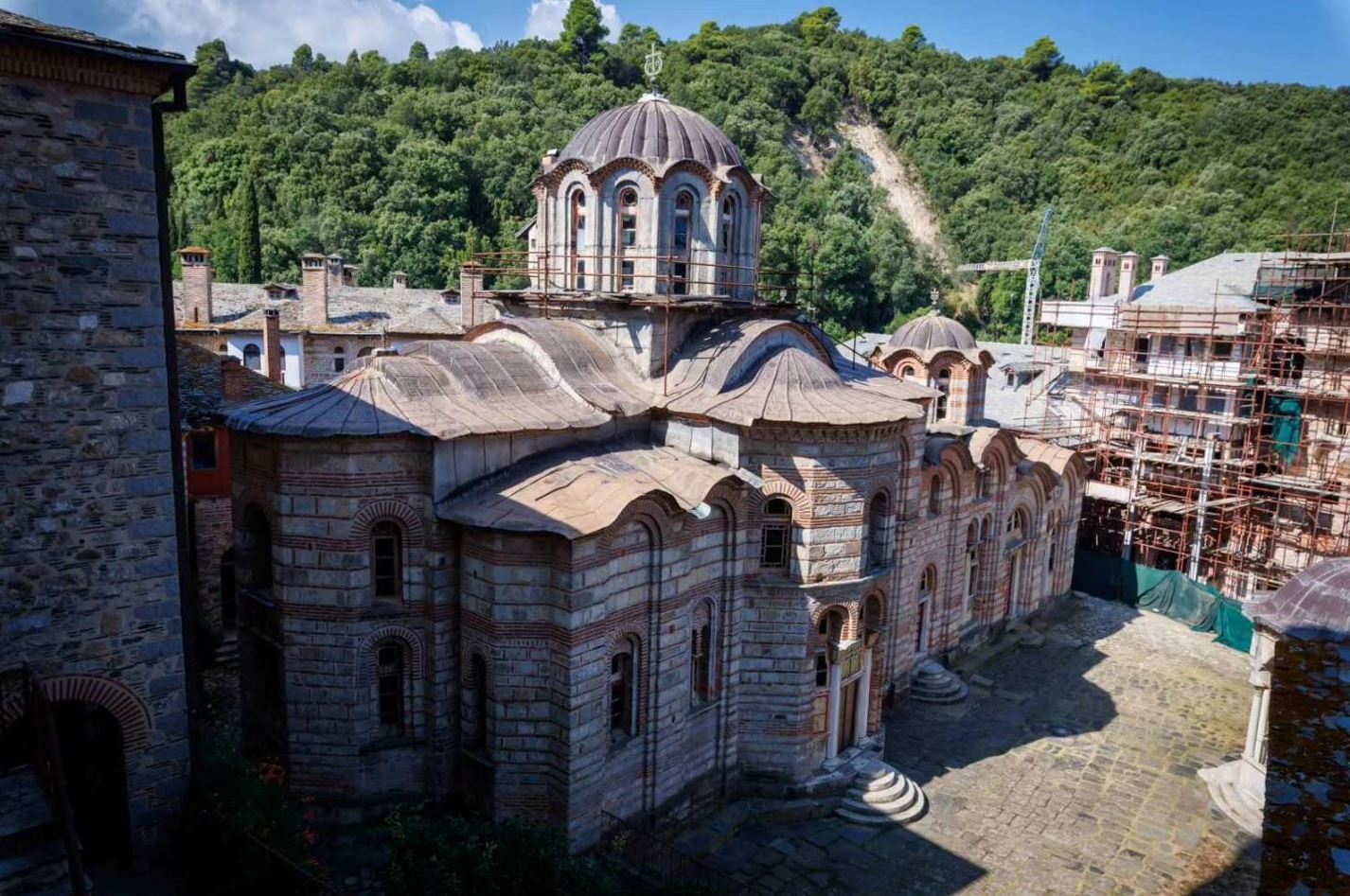 Црква Ваведења Пресвете Богородице у Манастиру Хиландару. Фотографије је преузета са фејсбук странице Министарства културе.