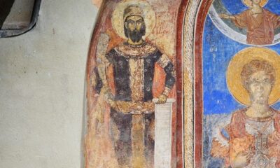 Краљ Марко на ктиторској композицији у Цркви Светог Димитрија у Марковом манастиру (Маркова Сушица, Република Северна Македонија). Аутор фотографије је Петар Нешић. Фотографија је власништво портала Српска средњовековна историја.