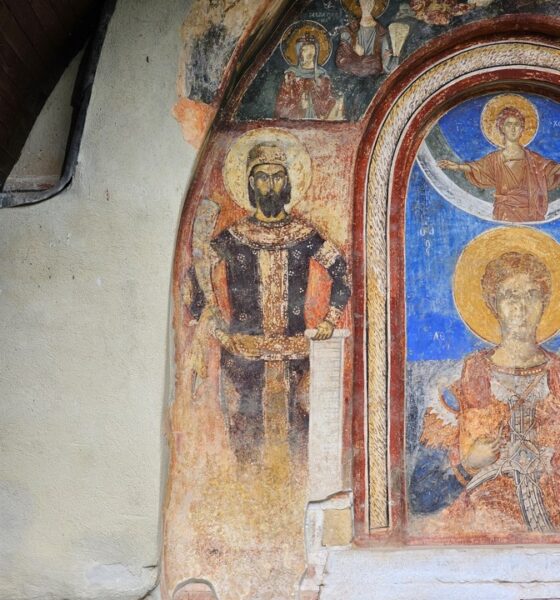 Краљ Марко на ктиторској композицији у Цркви Светог Димитрија у Марковом манастиру (Маркова Сушица, Република Северна Македонија). Аутор фотографије је Петар Нешић. Фотографија је власништво портала Српска средњовековна историја.