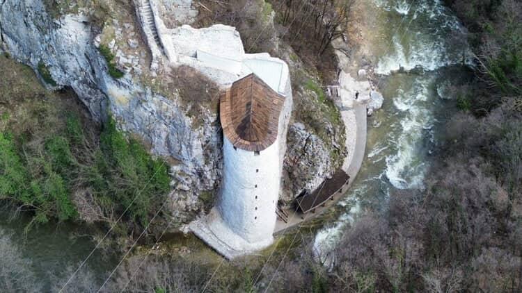 Водене кула Ужичке тврђаве. Аутор фотографије је Милош Думић.